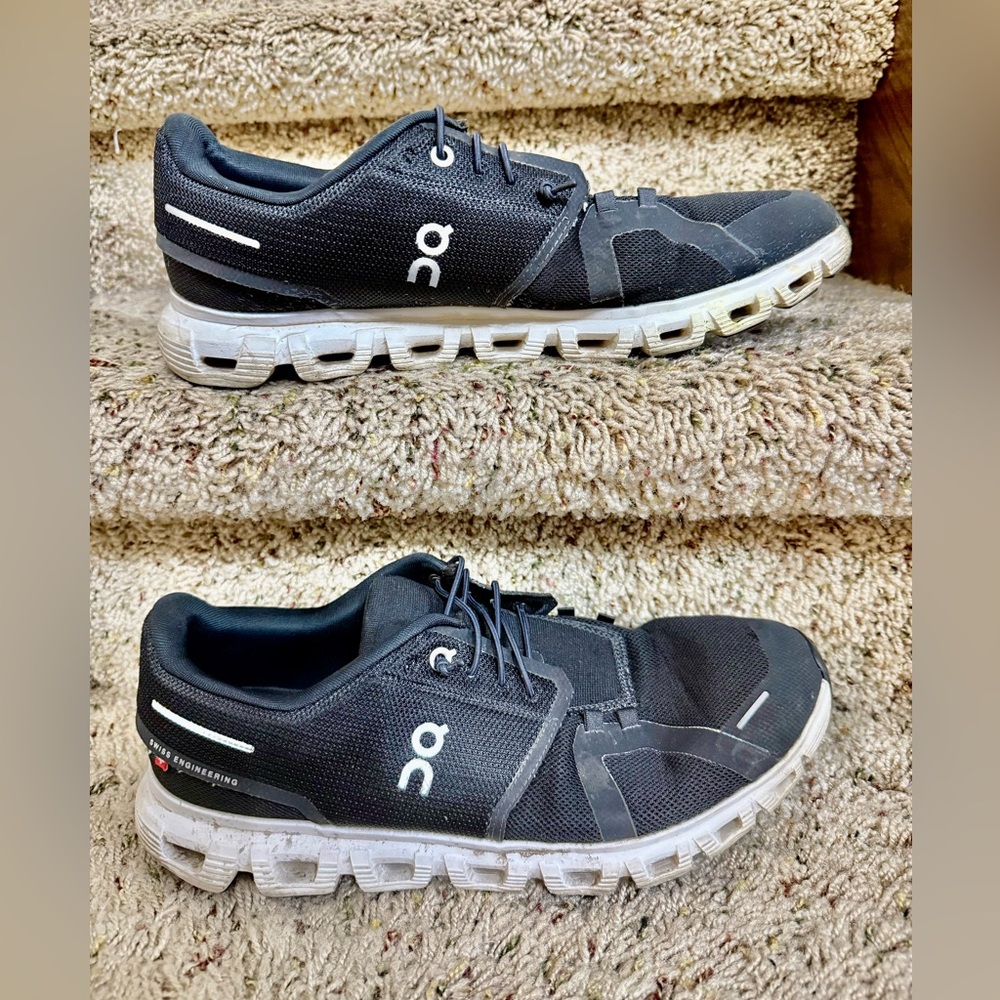 On Cloud Running Men's Black and White Athletic Shoes Sz 11